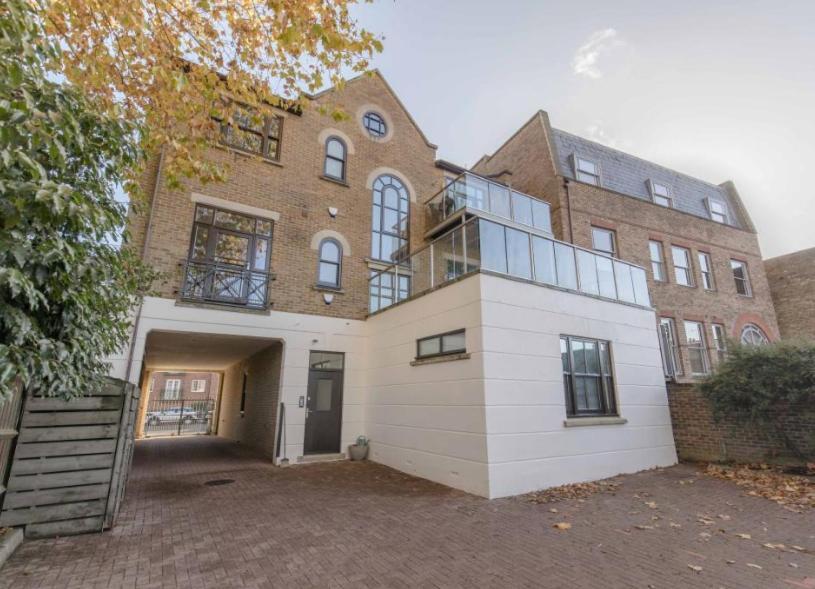 Hampden Apartments - The Charles Windsor Exterior photo